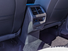 2025 Volkswagen Tiguan HIGHLINE R-LINE LOCALLY OWNED / LEATHER AND MASSAGE SEATS / NEW VEHICLE AT PRE-OWNED PRICING