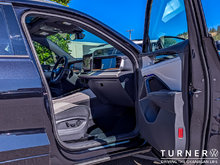 2025 Volkswagen Tiguan HIGHLINE R-LINE LOCALLY OWNED / LEATHER AND MASSAGE SEATS / NEW VEHICLE AT PRE-OWNED PRICING
