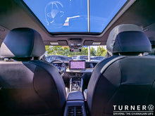 2025 Volkswagen Tiguan HIGHLINE R-LINE LOCALLY OWNED / LEATHER AND MASSAGE SEATS / NEW VEHICLE AT PRE-OWNED PRICING