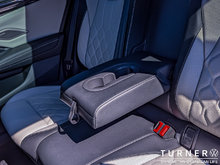 2025 Volkswagen Tiguan HIGHLINE R-LINE LOCALLY OWNED / LEATHER AND MASSAGE SEATS / NEW VEHICLE AT PRE-OWNED PRICING