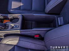 2024 Volvo XC40 Core LOW KILOMETERS / ALL WHEEL DRIVE / HEATED SEATS