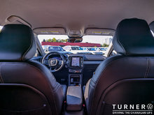 2024 Volvo XC40 Core LOW KILOMETERS / ALL WHEEL DRIVE / HEATED SEATS