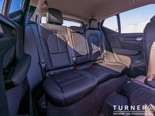 2024 Volvo XC40 Core LOW KILOMETERS / ALL WHEEL DRIVE / HEATED SEATS