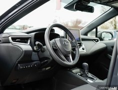 2023 Toyota Corolla SE AWD + LOW KMS