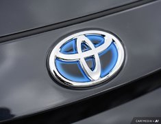 2023 Toyota Corolla SE AWD + LOW KMS