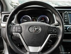 2017 Toyota Highlander XLE AWD + 2 SETS OF TIRES!