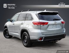 2017 Toyota Highlander XLE AWD + 2 SETS OF TIRES!