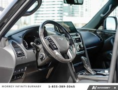 2023 Infiniti QX80 PROACTIVE // 8 PASSENGER