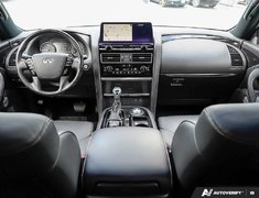 2024 Infiniti QX80 LUXE // ULTRA LOW KMS