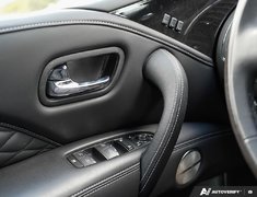 2024 Infiniti QX80 LUXE // ULTRA LOW KMS