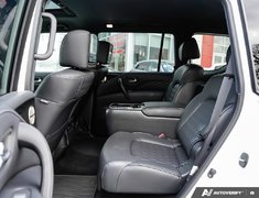 2024 Infiniti QX80 LUXE // ULTRA LOW KMS