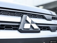 2022 Mitsubishi RVR ES AWC + SUPER LOW KMS