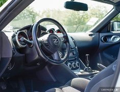 2019 Nissan 370Z coupe SPORT + ULTRA LOW KMS