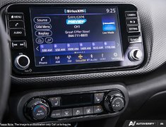 2025 Nissan Kicks Play SV