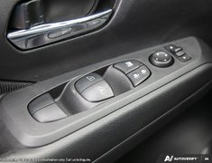 2025 Nissan Kicks Play SV