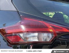 2025 Nissan Kicks Play SV CVT // 2.99% FINANCING