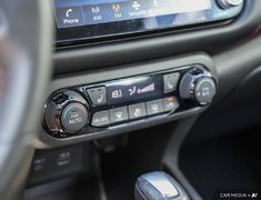 2021 Nissan Kicks SR CVT