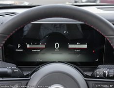 2025 Nissan Kicks SR PREMIUM SPRT WHL PKG
