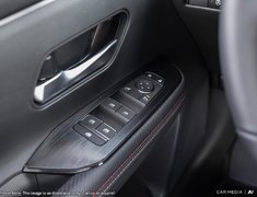 2025 Nissan Kicks SR PREMIUM SPRT WHL PKG