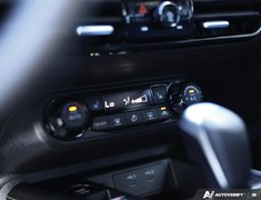 2025 Nissan Kicks SV AWD // 2.99% FINANCING!