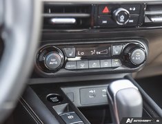 2025 Nissan Kicks SV AWD // 2.99% FINANCING!