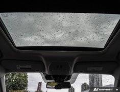 2025 Nissan Kicks SR AWD // LOW KMS