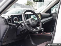 2025 Nissan Kicks SR AWD // LOW KMS