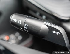 2025 Nissan Kicks SR AWD // LOW KMS