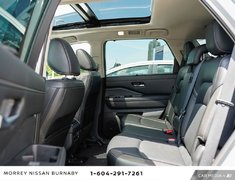 2023 Nissan Pathfinder SL AWD + LEATHER SUNROOF