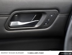 2024 Nissan Pathfinder SL AWD + LEATHER NAVIGATION