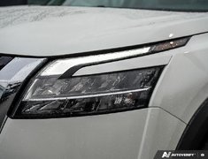 2024 Nissan Pathfinder PLATINUM // 2.99% FINANCING