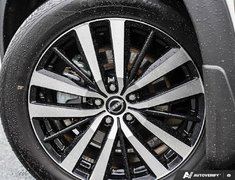 2024 Nissan Pathfinder PLATINUM // 2.99% FINANCING