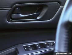 2024 Nissan Pathfinder SV 4X4 // 2.99% FINANCING