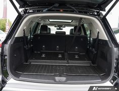 2024 Nissan Pathfinder SL // LEATHER // NAVIGATION