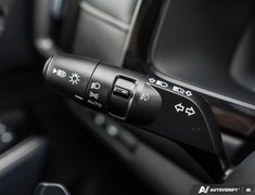2024 Nissan Pathfinder SL // LEATHER // NAVIGATION