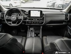 2024 Nissan Pathfinder SL // LEATHER // NAVIGATION