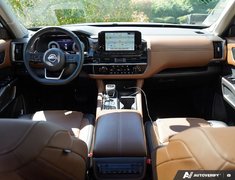 2025 Nissan Pathfinder PLATINUM // MANAGERS DEMO