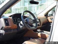 2025 Nissan Pathfinder PLATINUM // MANAGERS DEMO