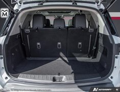 2026 Nissan Pathfinder Platinum Captains Chair
