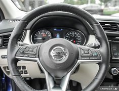 2022 Nissan Qashqai SV AWD + ULTRA LOW KMS