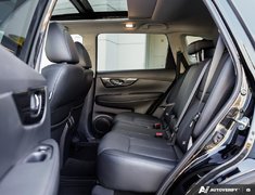 2019 Nissan Rogue SL // 2.99% FINANCING