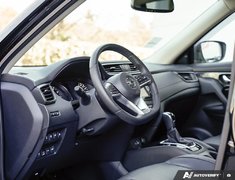 2019 Nissan Rogue SL // 2.99% FINANCING