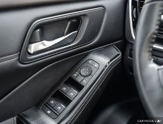 2022 Nissan Rogue SV AWD + ULTRA LOW KMS