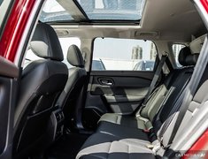 2022 Nissan Rogue SV AWD + ULTRA LOW KMS
