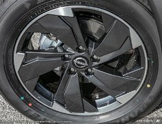 2025 Nissan Rogue SV MOONROOF