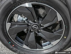 2026 Nissan Rogue SV Moonroof