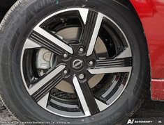 2025 Nissan Sentra SV MOONROOF