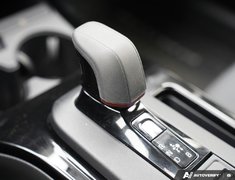 2026 Toyota Prius Plug-In Hybrid SE // ONLY 4100 KMS!