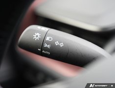 2026 Toyota Prius Plug-In Hybrid SE // ONLY 4100 KMS!