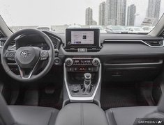 2025 Toyota RAV4 HYBRID XLE PREMIUM